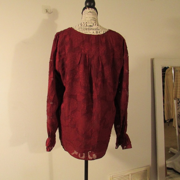 Chic Maroon Lace Blouse - Picture 5 of 5